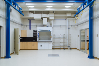 Wright Lab faculty laboratory.